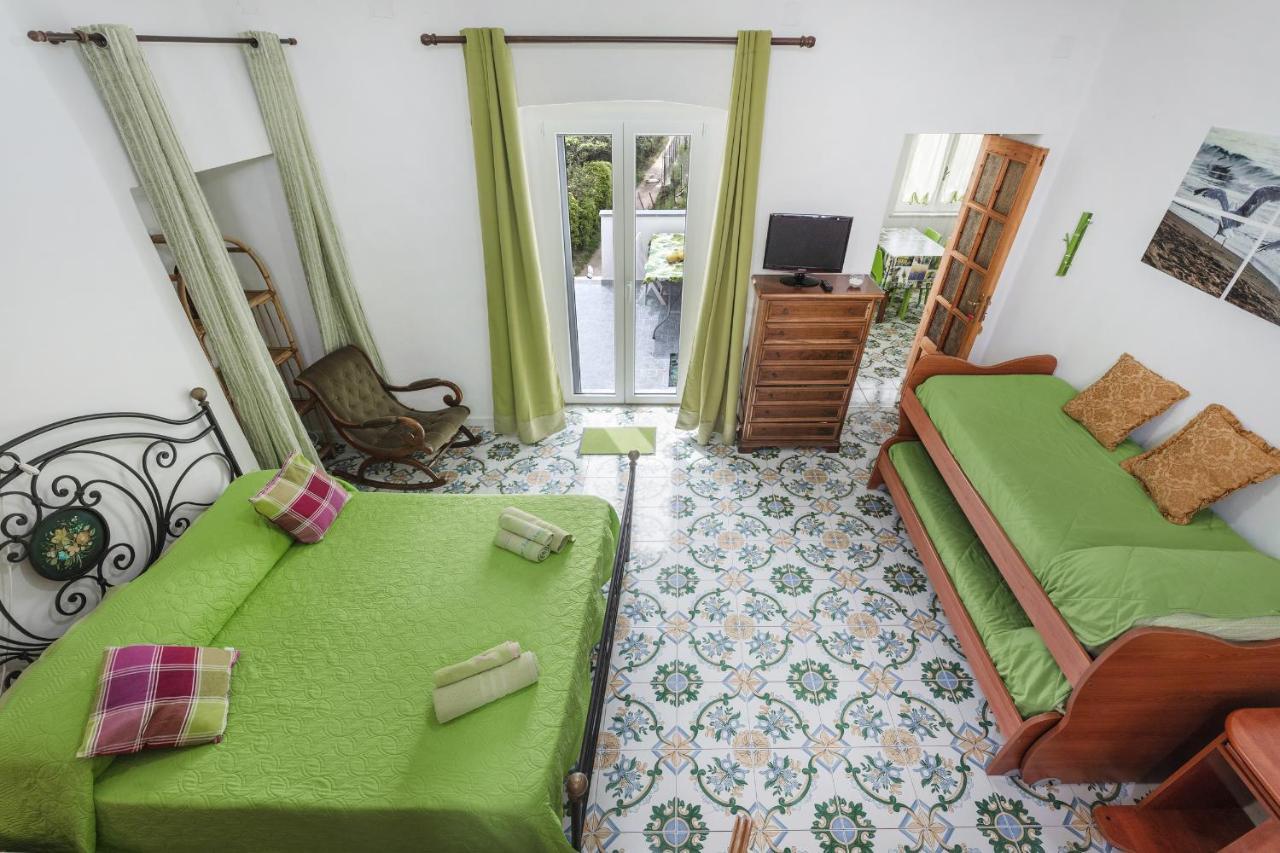 Green Island Apartment Прочида Екстериор снимка